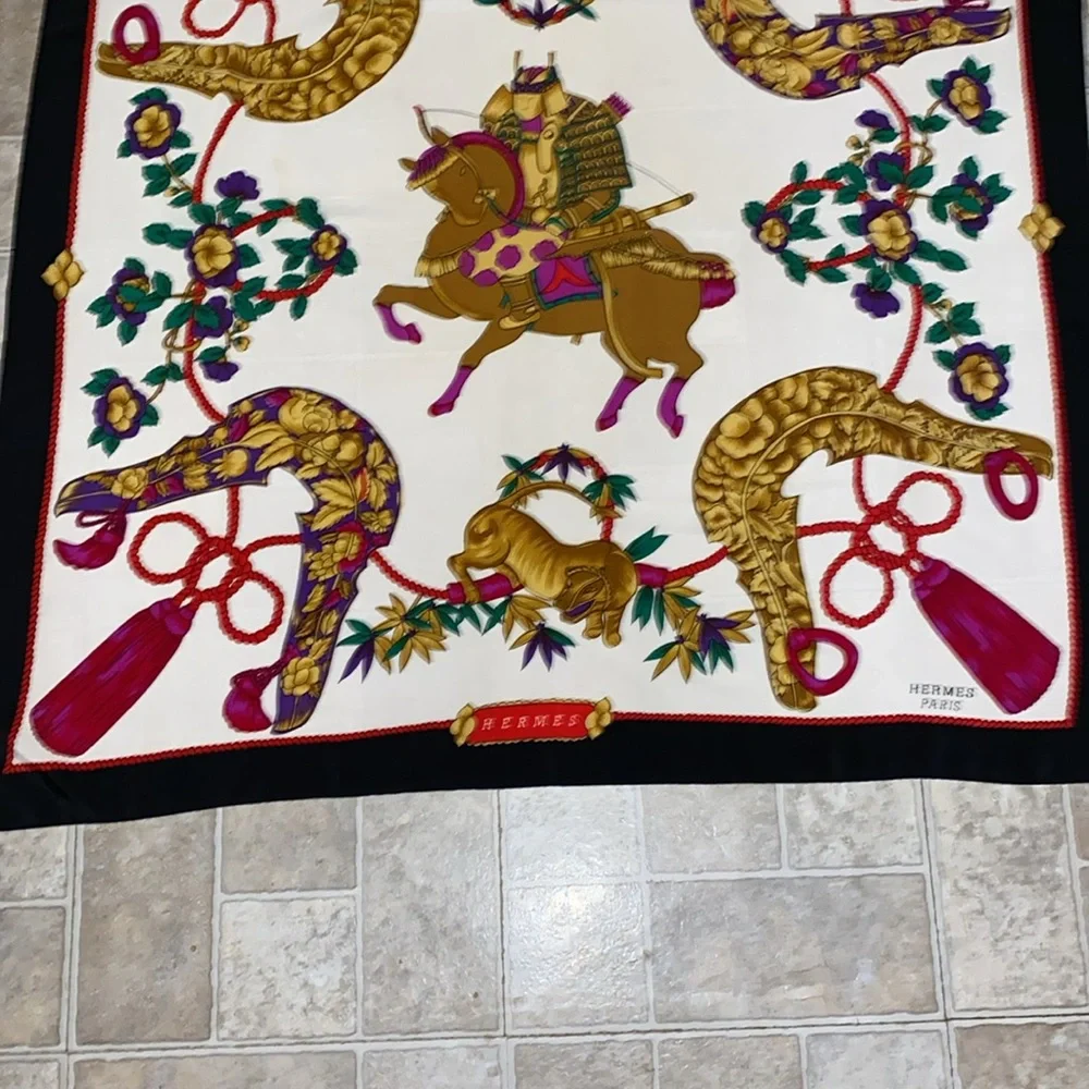 Hermes Multicolor Silk Scarf with Gold, Cream, Pink and Green 34 x 34 - Picture 2 of 5